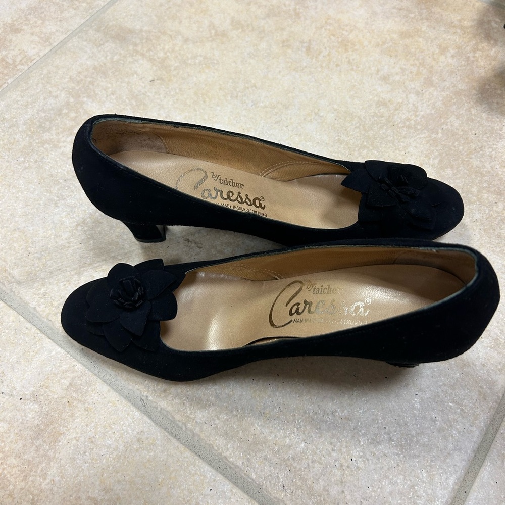 Caresss Elegant Black Suede heels with flower
